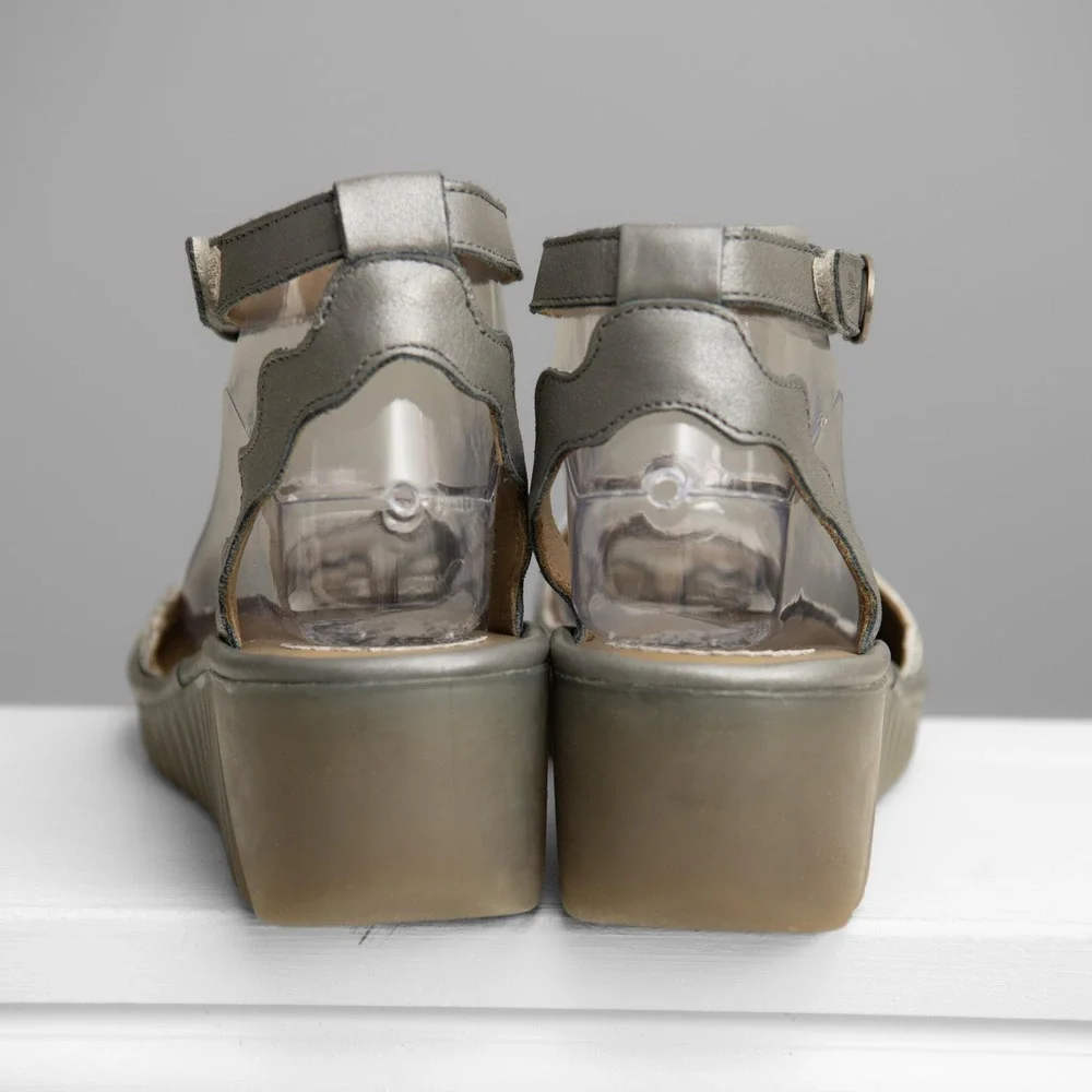 Fly London Sz 8.5 Snake Print Scalloped Wedge Sandals Avant Garde Edgy Boho